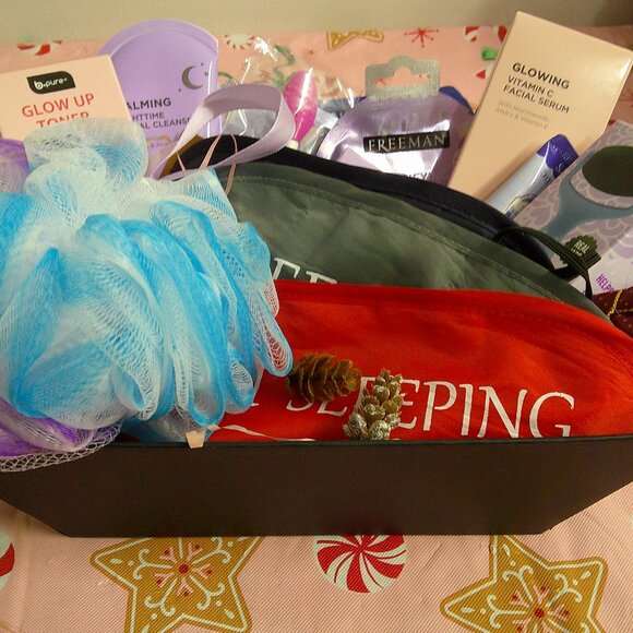 Glow Essentials-17-Piece Christmas Self-Care Gift Basket, Radiance Made Simple - Picture 2 of 6